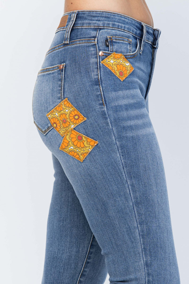 Judy Blue Plus Size Mid Rise 70's Fall Patch Skinny Jeans